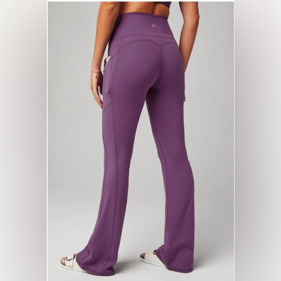 NWT- (30” SHORT)Fabletics Oasis Pureluxe HW Pocketed Kick Flare -PURPLE MYSTIQUE - Picture 8 of 12